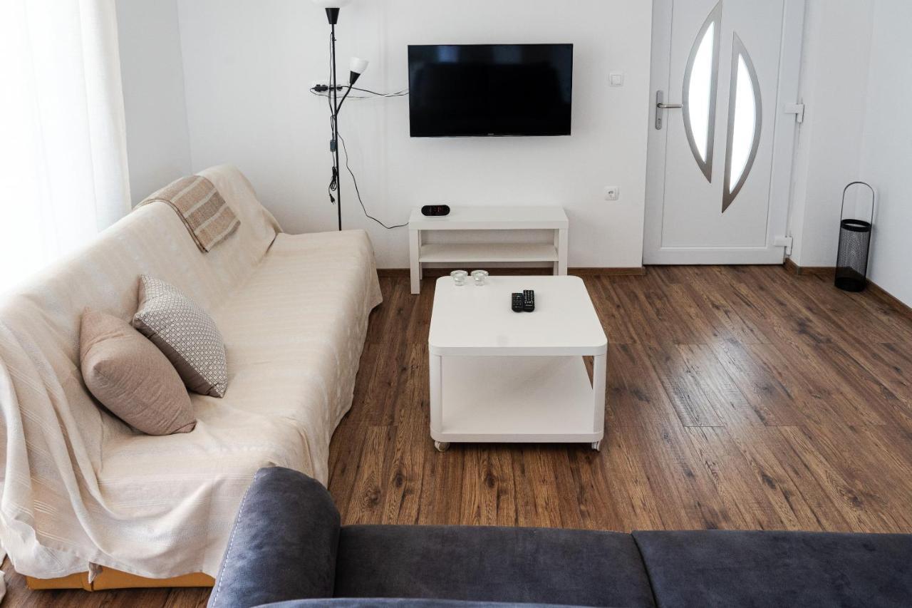 Station 22 - Brand New Apartment With A Terrace And Private Parking Vir Extérieur photo